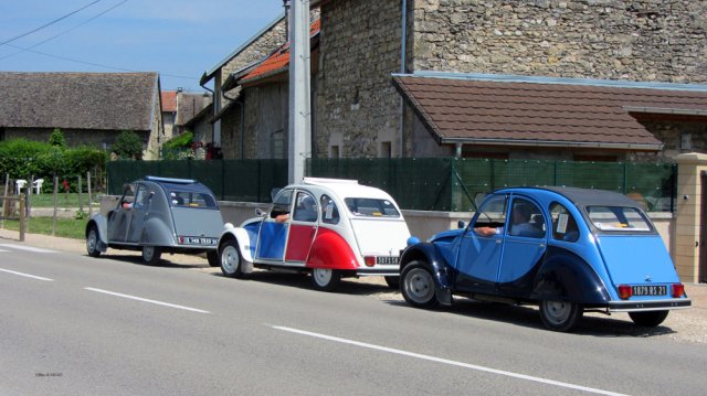 05-31-Hieres-11-0025-2CV-Montagnieu