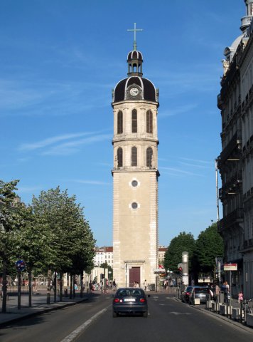 06-01-Lyon-12-0042-Tour-Bellecour