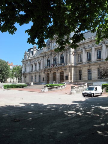 06-02-Lyon-13-0094-Praefekture