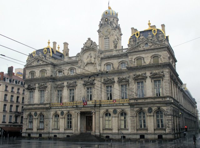 06-03-Lyon-14-0099-Rathaus