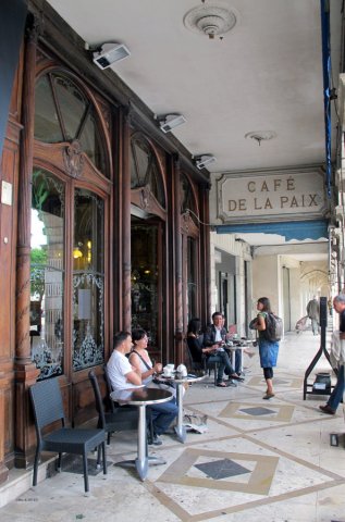 07-07-LaRochelle-48-0002-LaRochelle-Cafe-de-la-Paix-Geb61