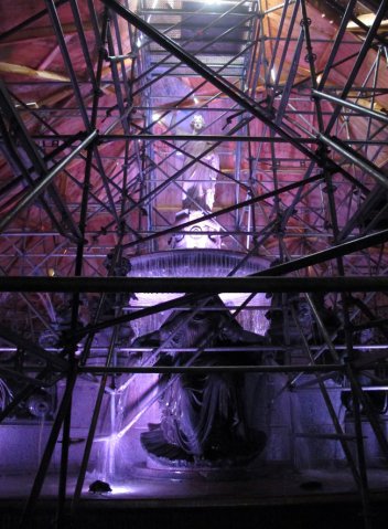 07-13-Nantes-54-Nantes-0143-PlaceRoyal-Brunnen-Voyage