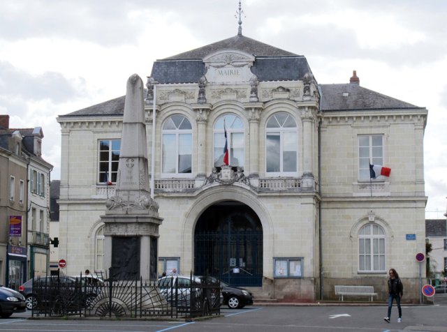 07-15-Ancenis-56-0173-Ancenis-Rathaus