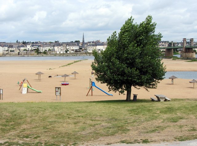 07-16-Angers-57-0052-LePort-Ingrandes