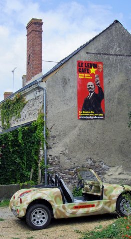 07-16-Angers-57-0095-La-Basse-Ile-Lenin-Cafe