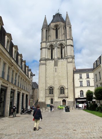 07-17-Angers-58-0019-Angers-Tour-St-Aubin