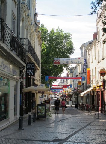 07-18-Saumur-59-0402-Saumur-Rue-St-Nicolas