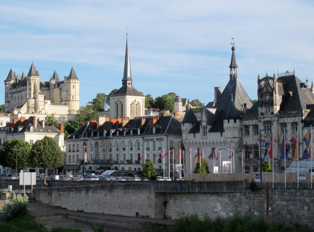 07-18-Saumur-59-0419-Saumur-Chateau-KircheX-Rathaus