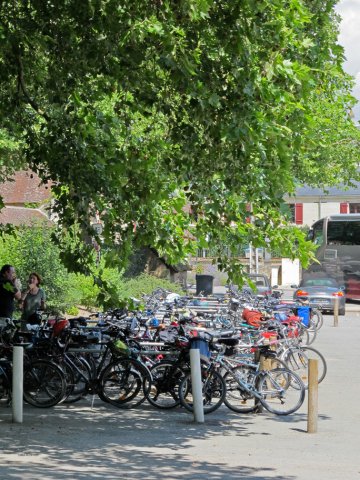 07-21-Chenonceau-62-0303-Chenonceaux-Chateau-Fahrradparkplatz