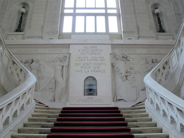 07-21-Chenonceau-62-0568-Tours-Rathaus
