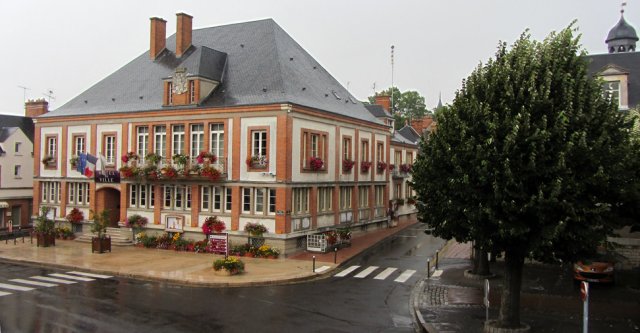 07-27-Sully-68-0259-Sully-Rathaus