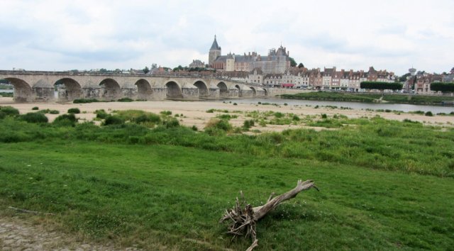 07-28-Briare-69-0087-Gien